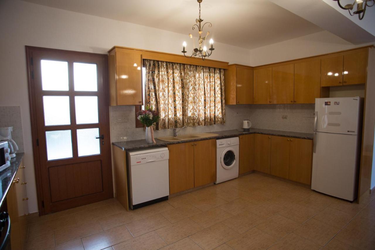 Marilia 1 Villa Polis Exterior photo